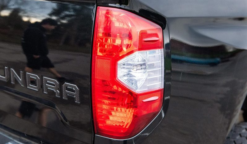 Toyota Tundra Limited CrewMax 4×4 2017 full