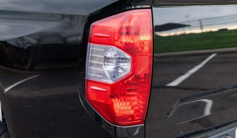 Toyota Tundra Limited CrewMax 4×4 2017 full