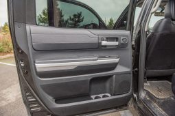 Toyota Tundra Limited CrewMax 4×4 2017 full