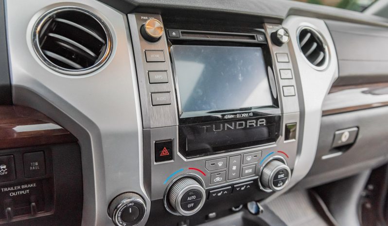 Toyota Tundra Limited CrewMax 4×4 2017 full