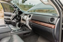 Toyota Tundra Limited CrewMax 4×4 2017 full