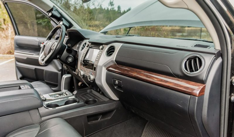 Toyota Tundra Limited CrewMax 4×4 2017 full