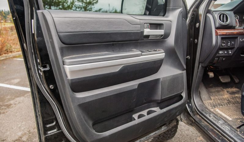 Toyota Tundra Limited CrewMax 4×4 2017 full