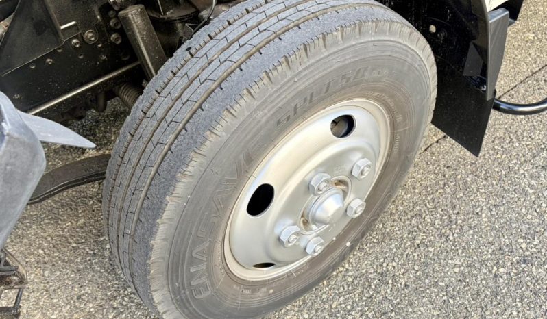 Isuzu ELF Wide Long 3tn to 5tn Aluminim Body 2017 full