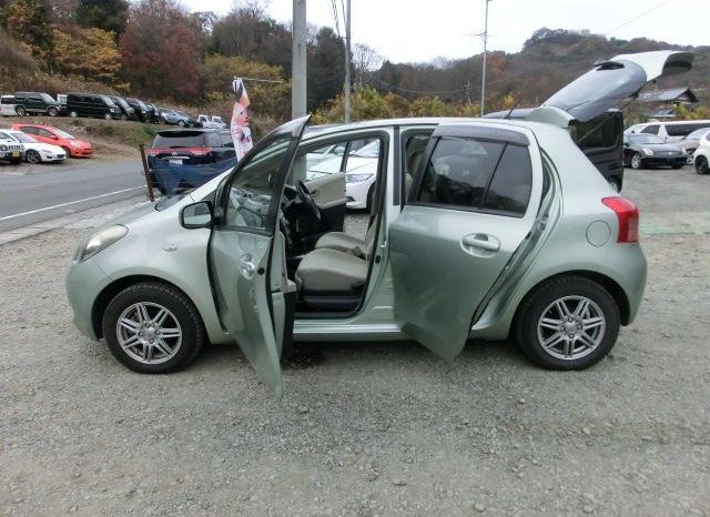 TOYOTA VITZ F 2006 full