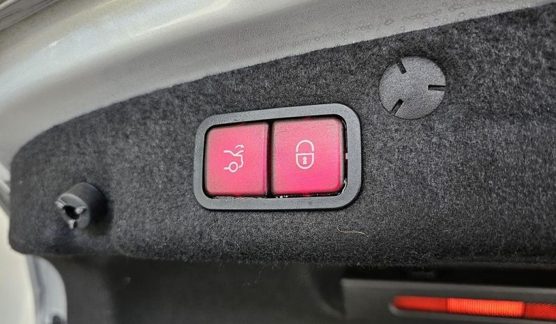 Mercedes-Benz C-Class C300 2020 full