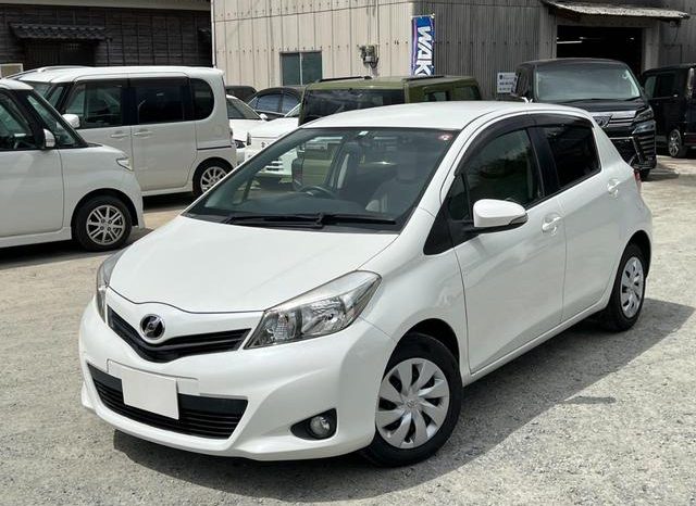 TOYOTA VITZ F 2011 full