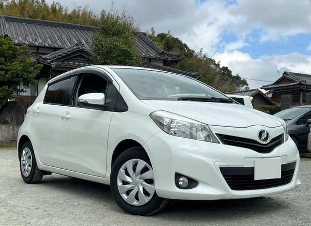 TOYOTA VITZ F 2011 full