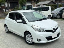 TOYOTA VITZ F 2011 full