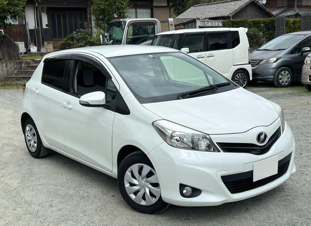 TOYOTA VITZ F 2011 full