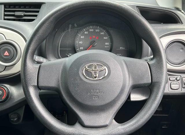 TOYOTA VITZ F 2011 full