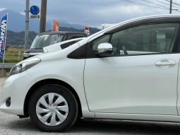 TOYOTA VITZ F 2011 full