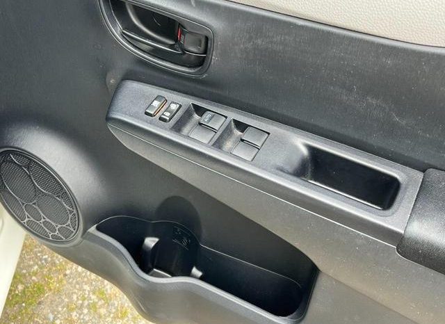 TOYOTA VITZ F 2011 full