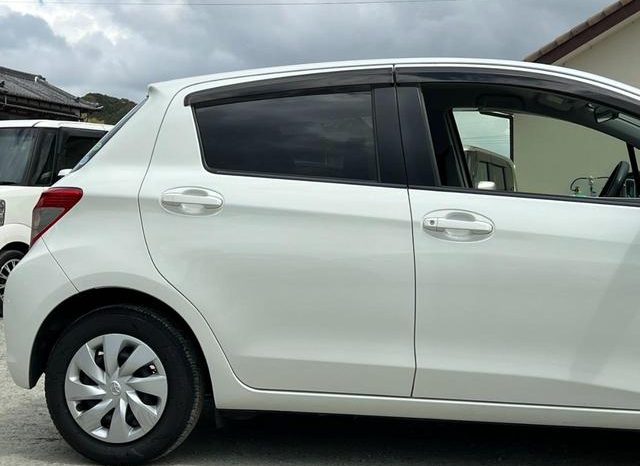 TOYOTA VITZ F 2011 full