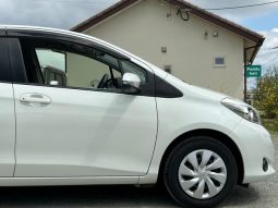 TOYOTA VITZ F 2011 full