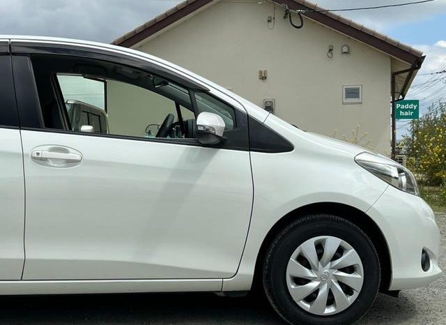 TOYOTA VITZ F 2011 full