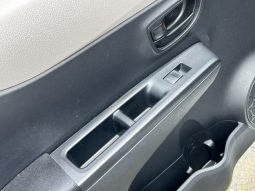 TOYOTA VITZ F 2011 full