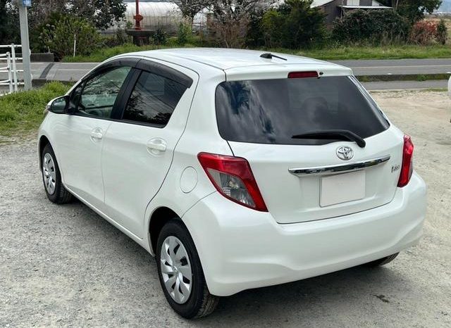 TOYOTA VITZ F 2011 full