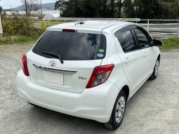 TOYOTA VITZ F 2011 full
