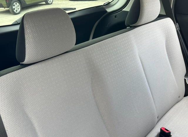 TOYOTA VITZ F 2011 full