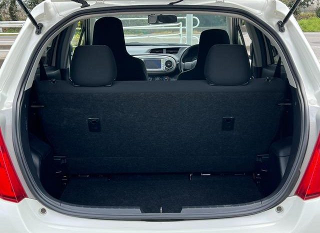 TOYOTA VITZ F 2011 full