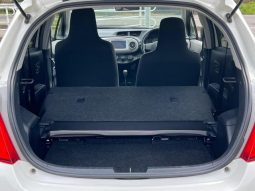 TOYOTA VITZ F 2011 full