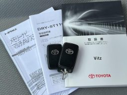 TOYOTA VITZ F 2011 full