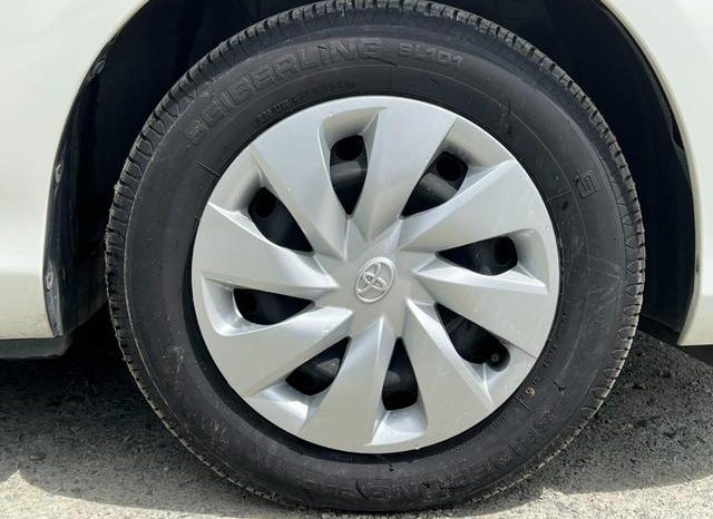 TOYOTA VITZ F 2011 full