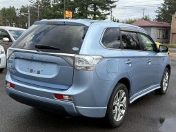 MITSUBISHI OUTLANDER PHEV G NAVI PACKAGE 2014 full