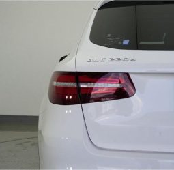 MERCEDES BENZ GLC CLASS GLC220D 4MATIC SPORTS 2017 full