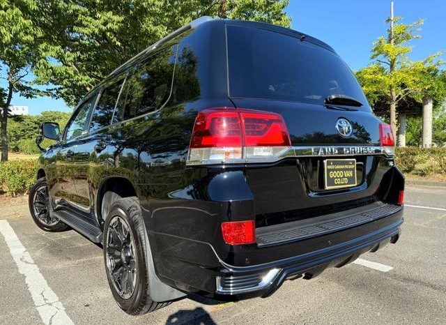 TOYOTA LAND CRUISER AX 2018 full