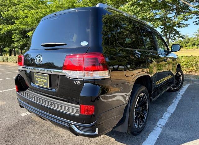 TOYOTA LAND CRUISER AX 2018 full