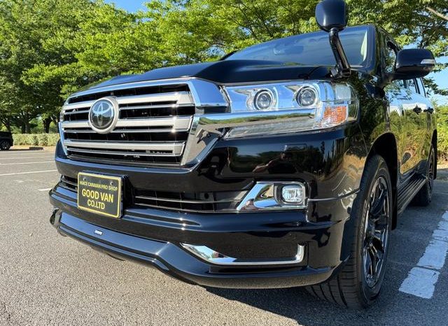 TOYOTA LAND CRUISER AX 2018 full