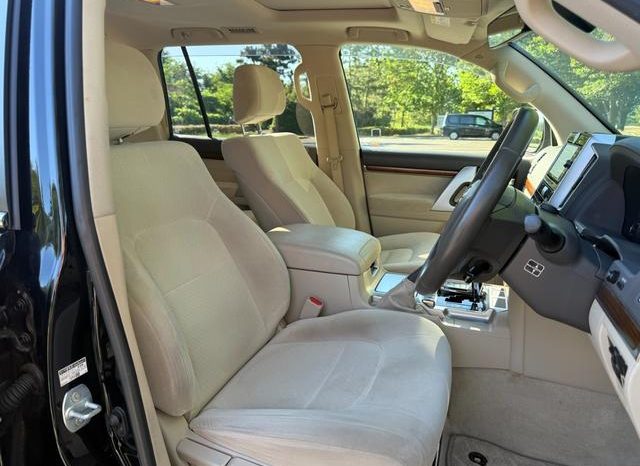 TOYOTA LAND CRUISER AX 2018 full