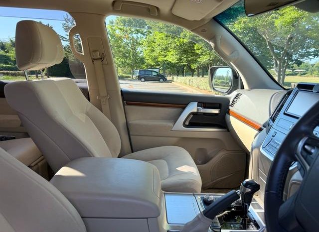 TOYOTA LAND CRUISER AX 2018 full