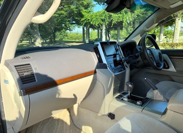 TOYOTA LAND CRUISER AX 2018 full