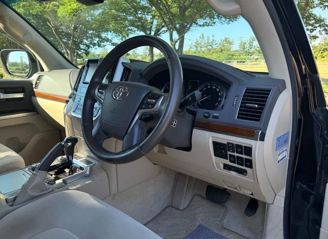 TOYOTA LAND CRUISER AX 2018 full