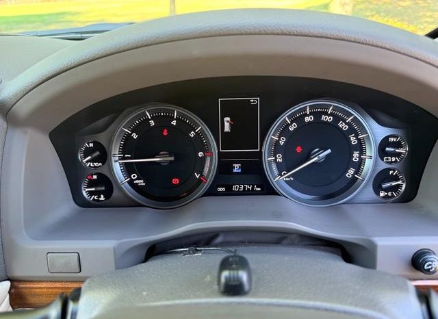 TOYOTA LAND CRUISER AX 2018 full