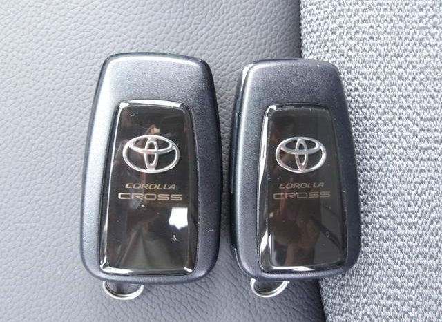 TOYOTA COROLLA CROSS HYBRID Z 2021 full