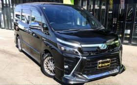 TOYOTA VOXY HYBRID ZS KIRAMEKI II 2019