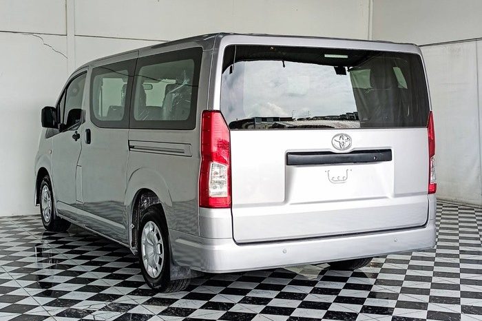 TOYOTA HIACE VAN 2019 full