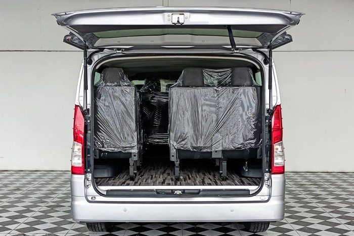 TOYOTA HIACE VAN 2019 full