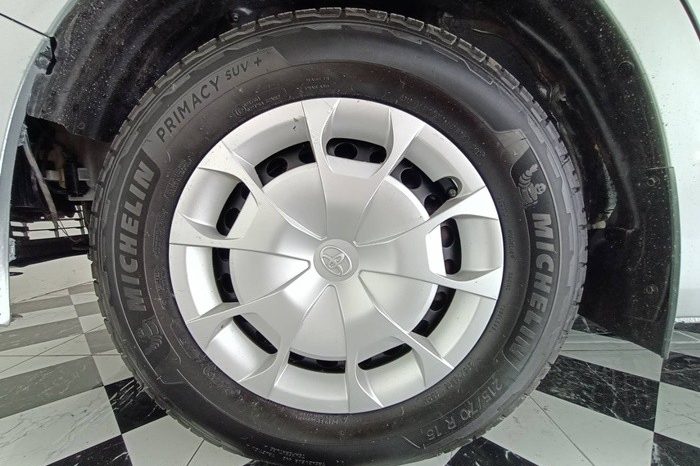 TOYOTA HIACE VAN 2019 full