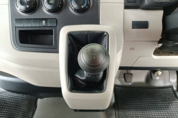 TOYOTA HIACE VAN 2019 full