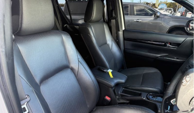 Toyota Hilux Rugged X 2019 full