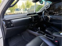 Toyota Hilux Rugged X 2019 full