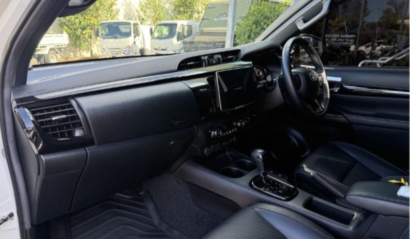 Toyota Hilux Rugged X 2019 full