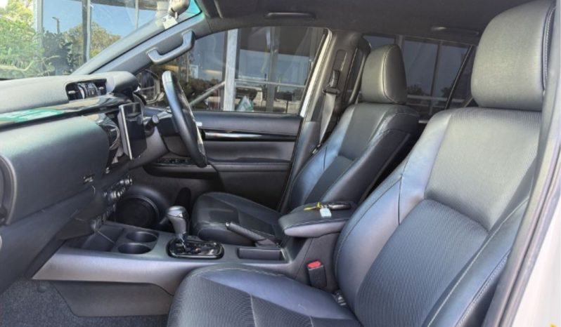 Toyota Hilux Rugged X 2019 full