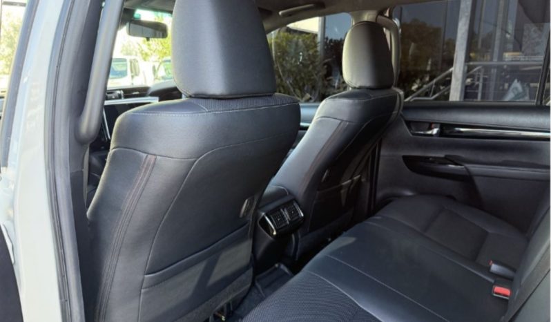 Toyota Hilux Rugged X 2019 full