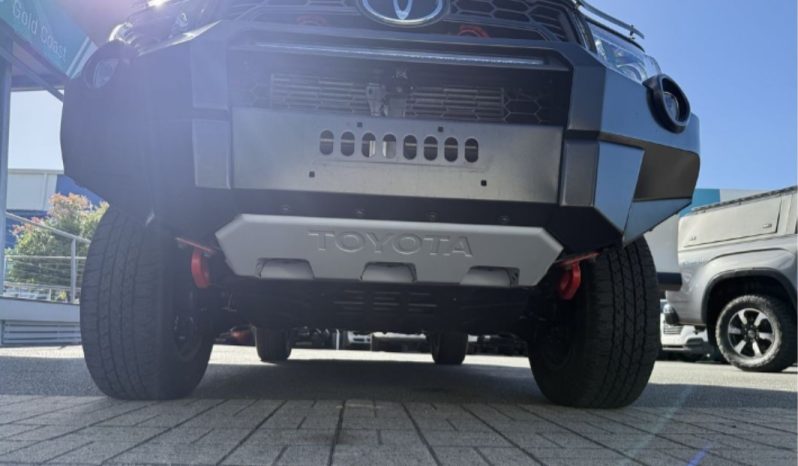 Toyota Hilux Rugged X 2019 full